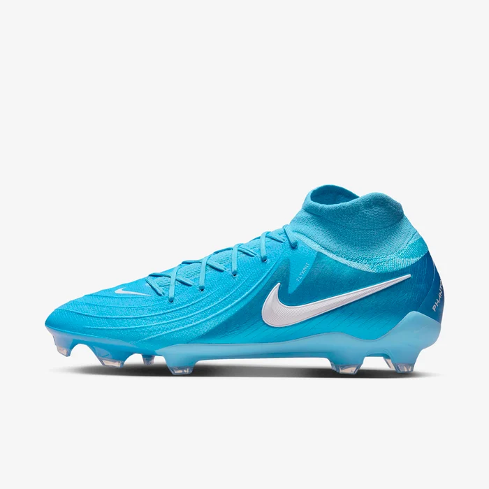 Player tying laces on Phantom Speed Pro football boots